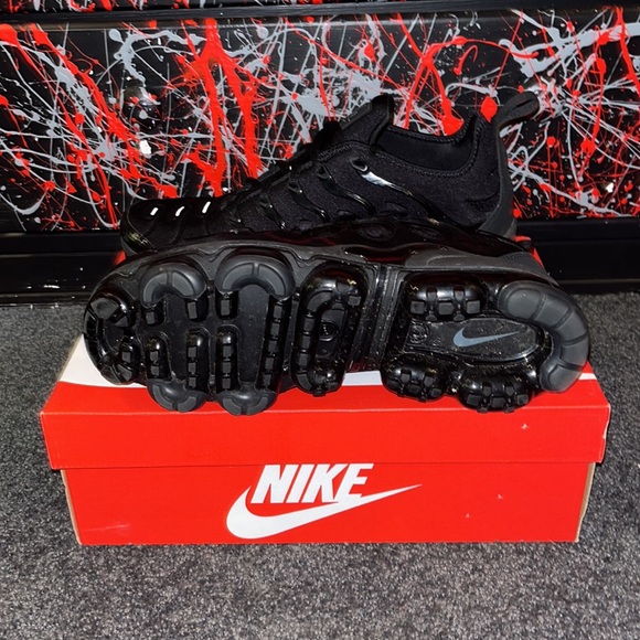Air vapor max plus main image 4